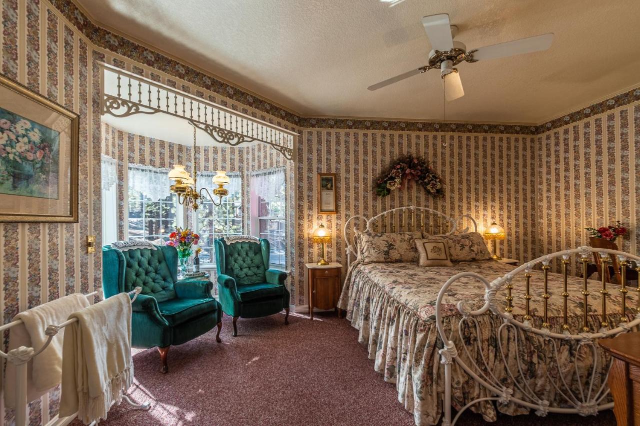 Apples Bed And Breakfast Inn Біг-Бер-Лейк Екстер'єр фото